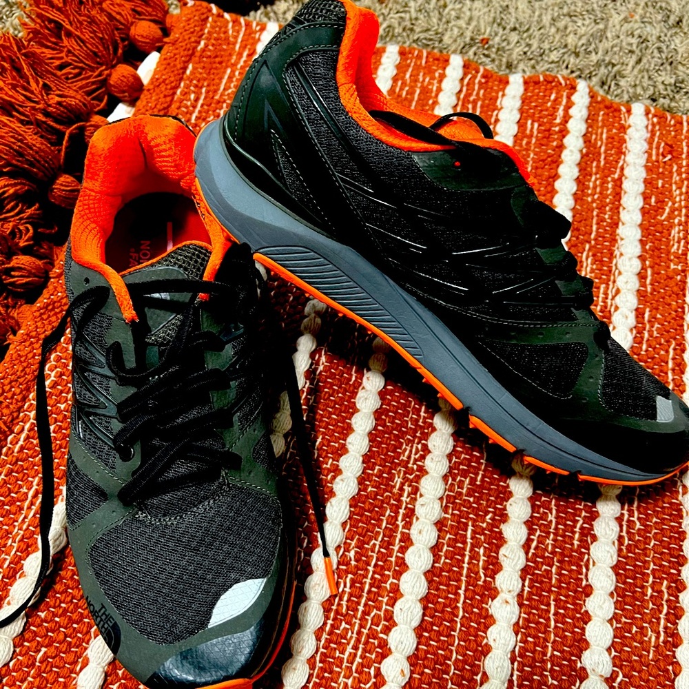 Men's hiking shoe size 11
